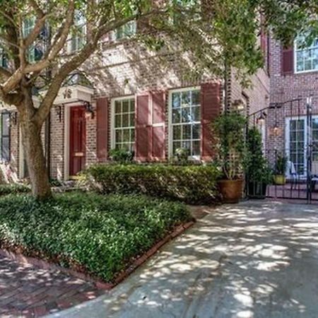 Beautiful 3Bed Townhome In Historic Downtown Savannah Exterior photo